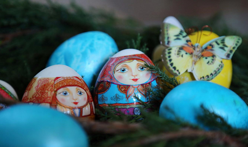 Писанки, крапанки и драпанки: семь способов покрасить яйца на Пасху